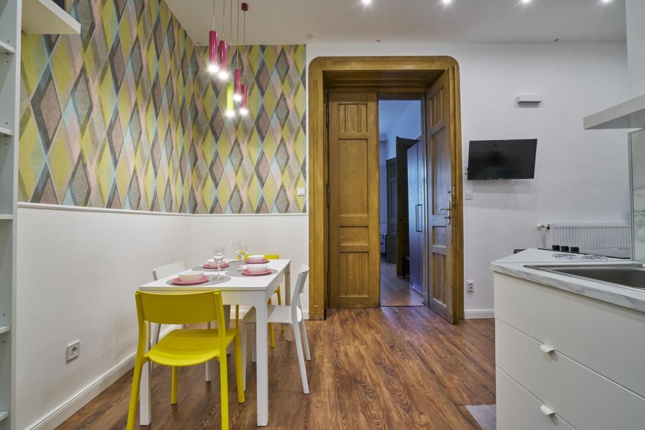 Nanirol Apartment At Gellert Bath Budapest Exterior photo