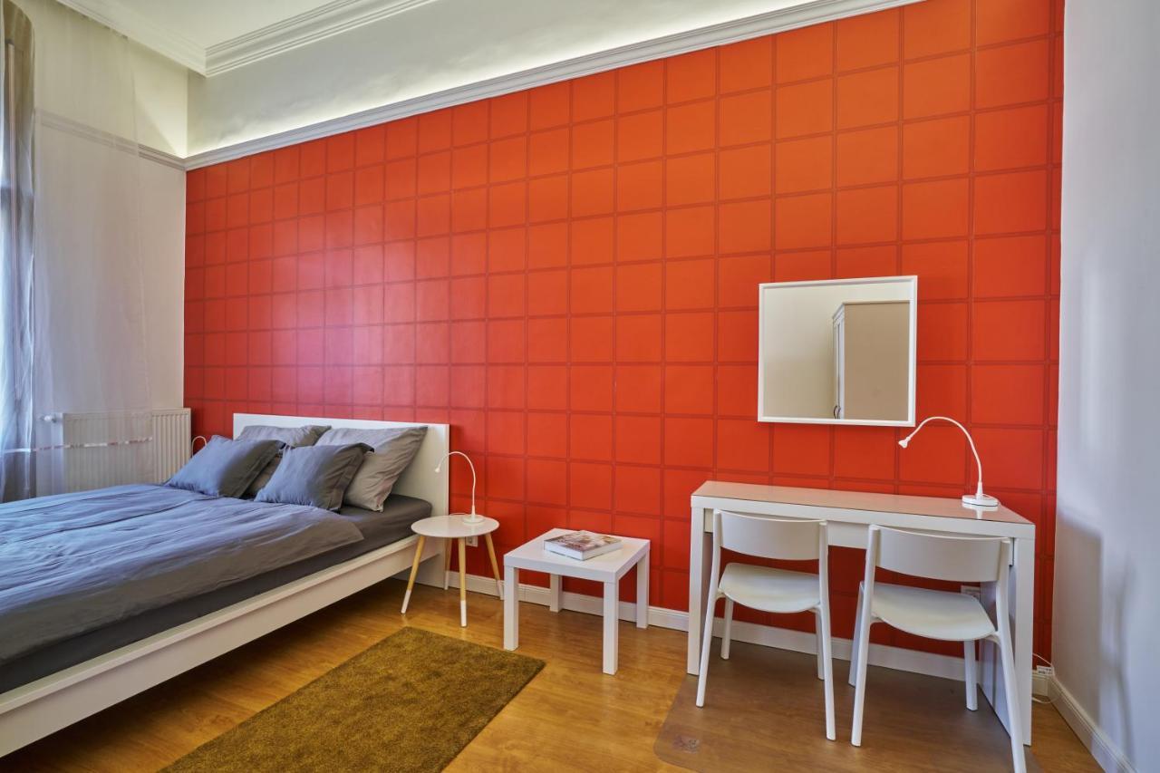 Nanirol Apartment At Gellert Bath Budapest Exterior photo