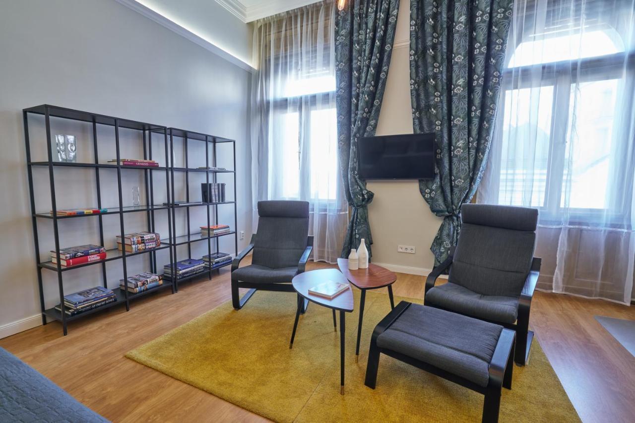 Nanirol Apartment At Gellert Bath Budapest Exterior photo