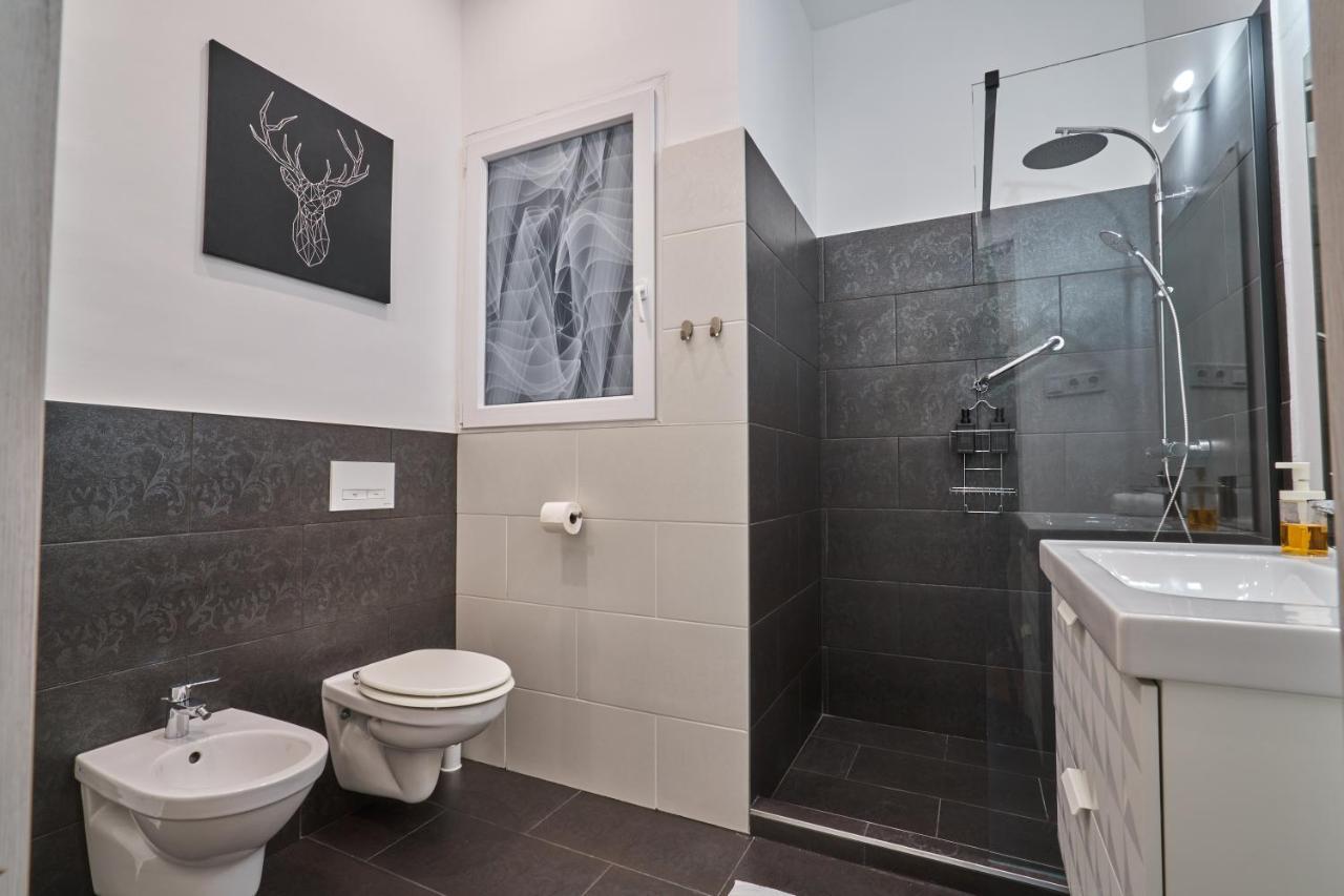 Nanirol Apartment At Gellert Bath Budapest Exterior photo