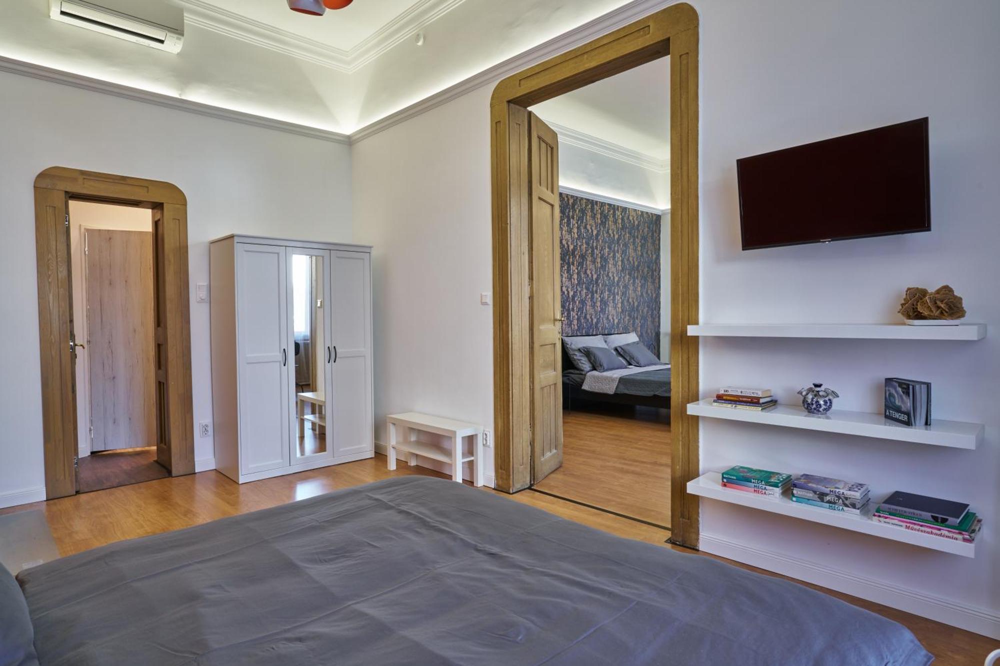 Nanirol Apartment At Gellert Bath Budapest Exterior photo